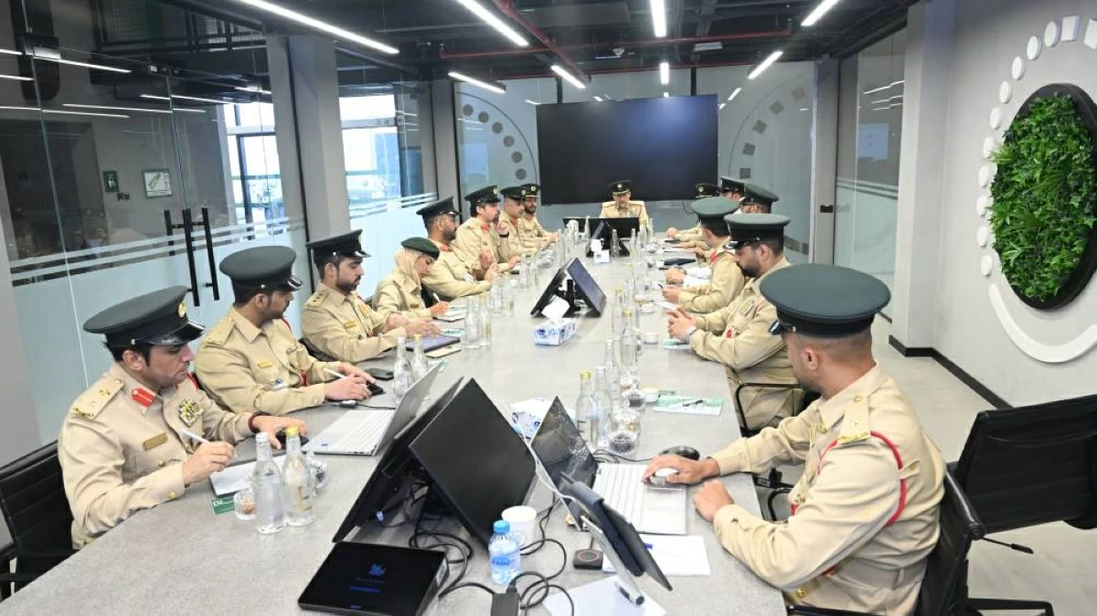 عبدالله المري يتفقد الإدارة العامة للشؤون الإدارية