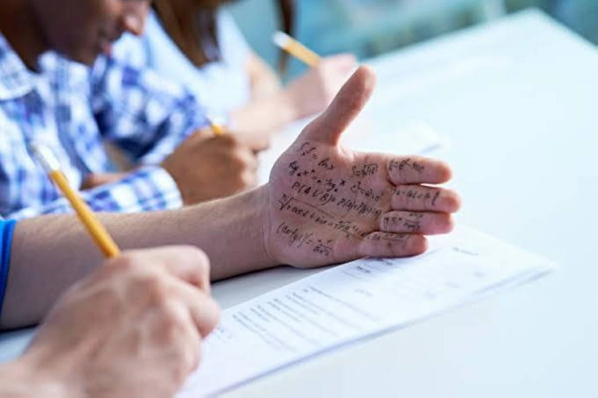 حقق معه بالغش في الجامعة فأصبح مديره اليوم