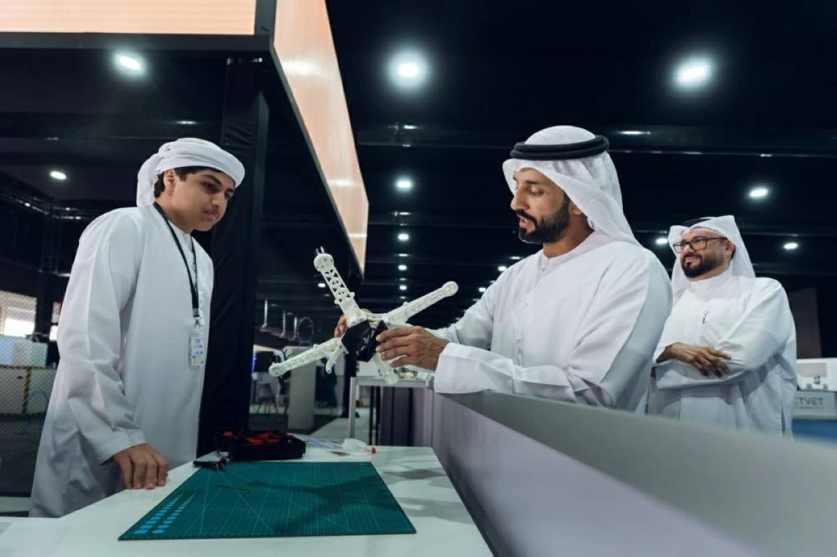 سلطان النيادي يطلع على برامج مهرجان الشيخ زايد الصيفي