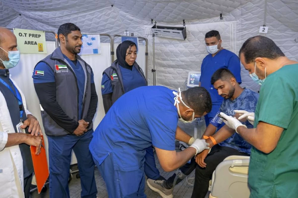 المستشفى الإماراتي العائم يواصل رعاية مرضى ومصابي غزة