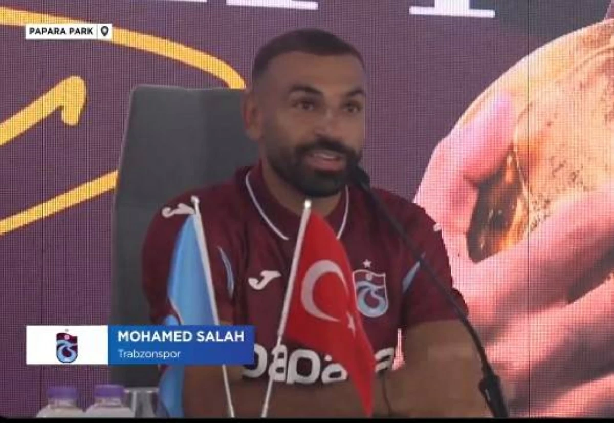 «كنت أتمنى التحدث بالتركية».. أول تصريحات صلاح بعد توقيع عقد طرابزون