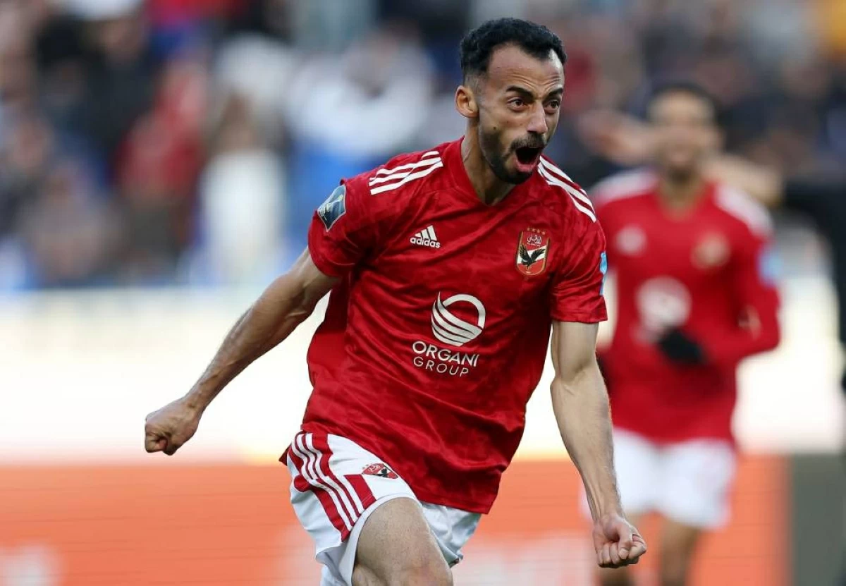 أحمد عبد القادر يحتفل بهدف سابق له بقميص الأهلي