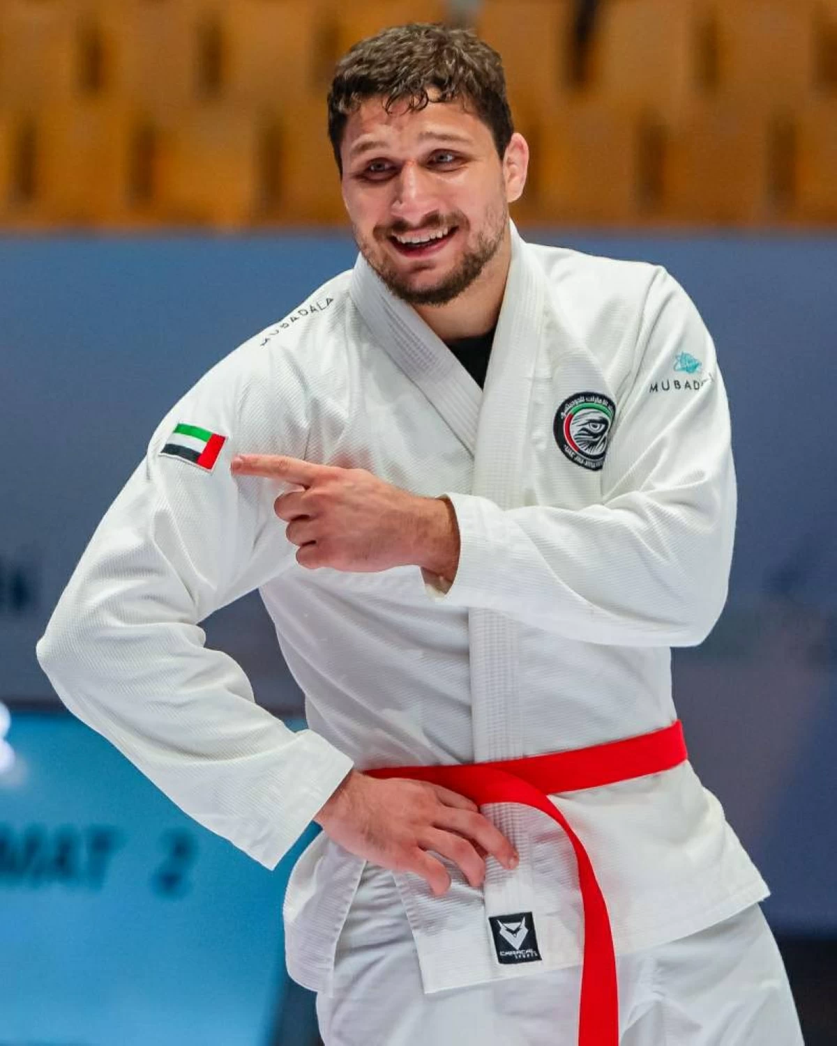 عبدالله الكبيسي يحتفل بفوزه 