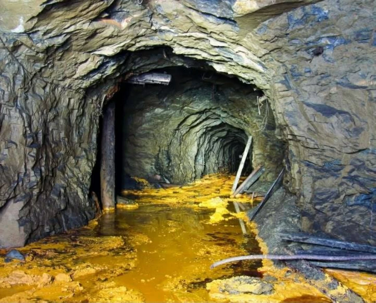 مصر.. مصرع عامل وإصابة 6 آخرين في انهيار نفق بمنجم السكري للذهب