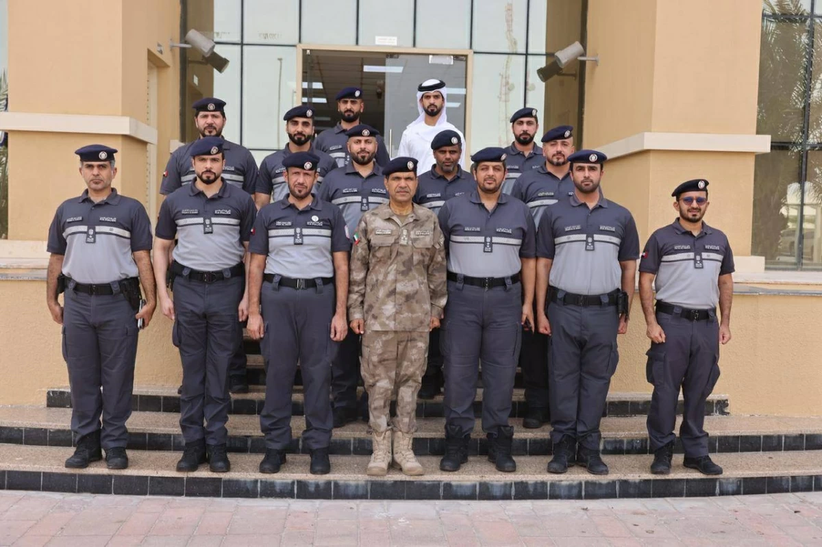 تفقد إدارة المرور والدوريات في منطقة الظفرة