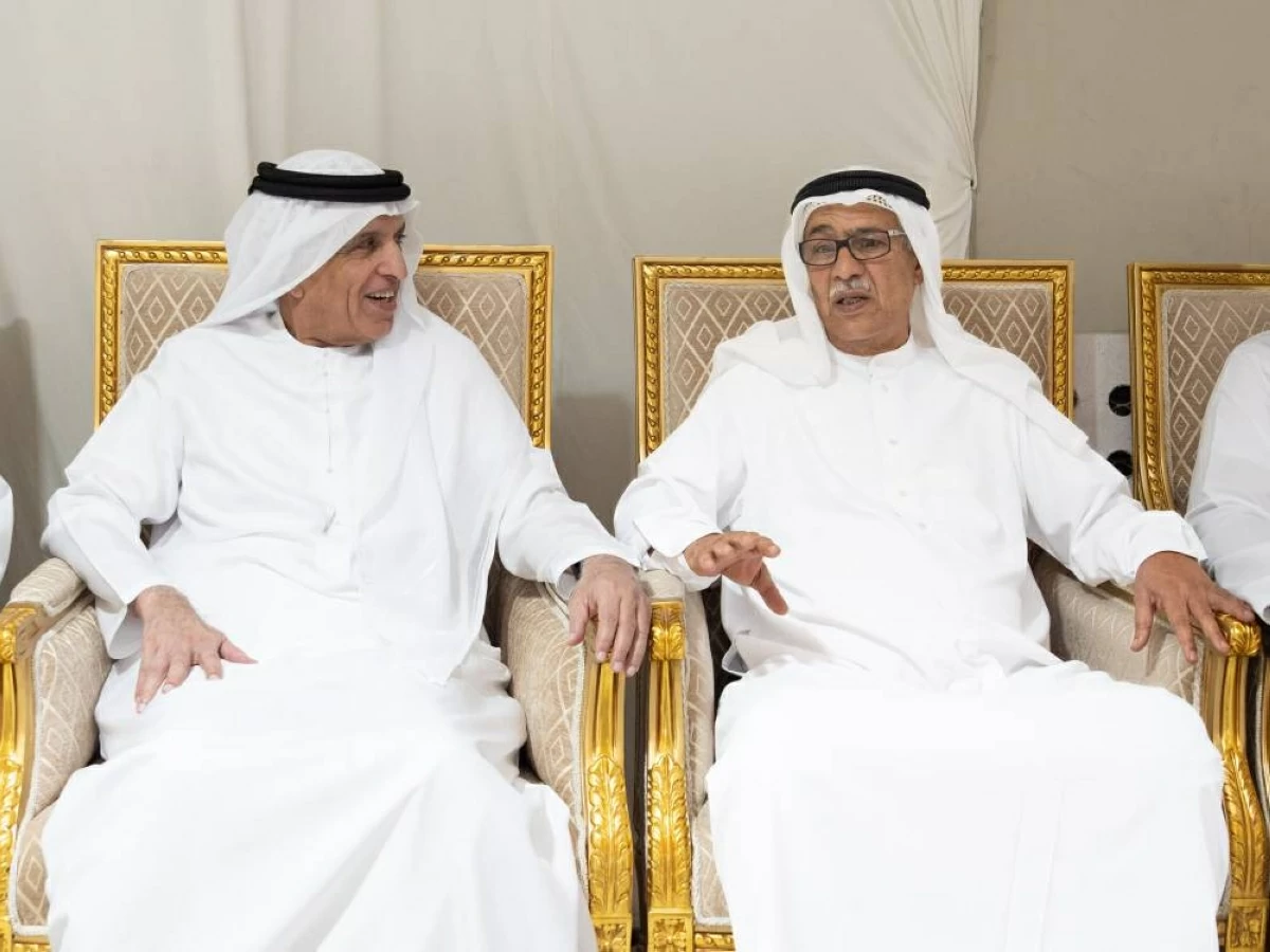سعود بن صقر يعزّي في وفاة يوسف جاسم النعيمي
