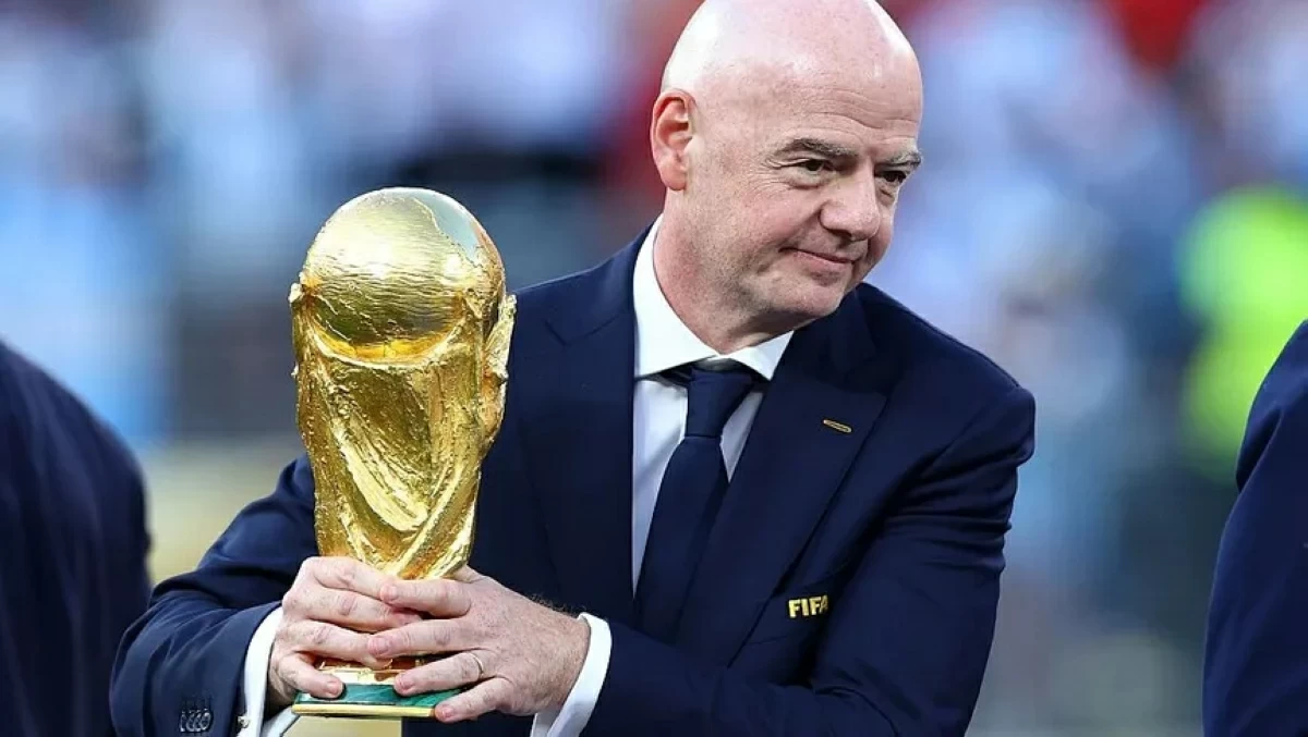 «الكرة ليست ملكاً لك».. «ويفا» وآسيا وكونكاكاف يصعّدون ضد إنفانتينو