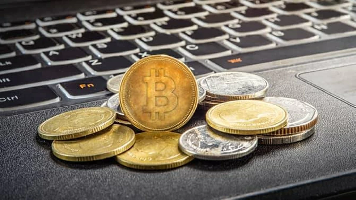 يسرق 100 ألف دولار من مسن باحتيال «الصديق»