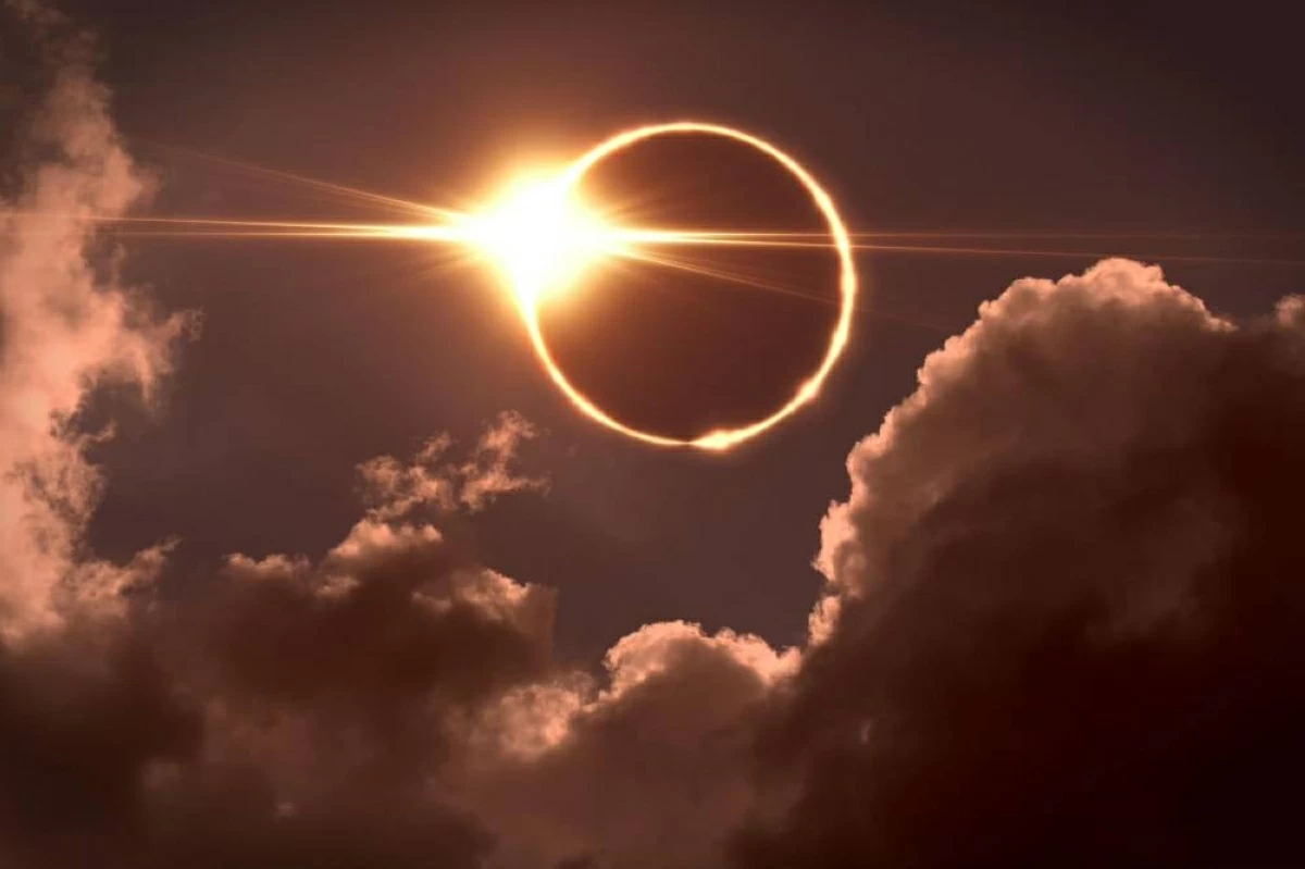 قبل ساعات من الكسوف.. جنون البحث عن النظارات يجتاح فرنسا