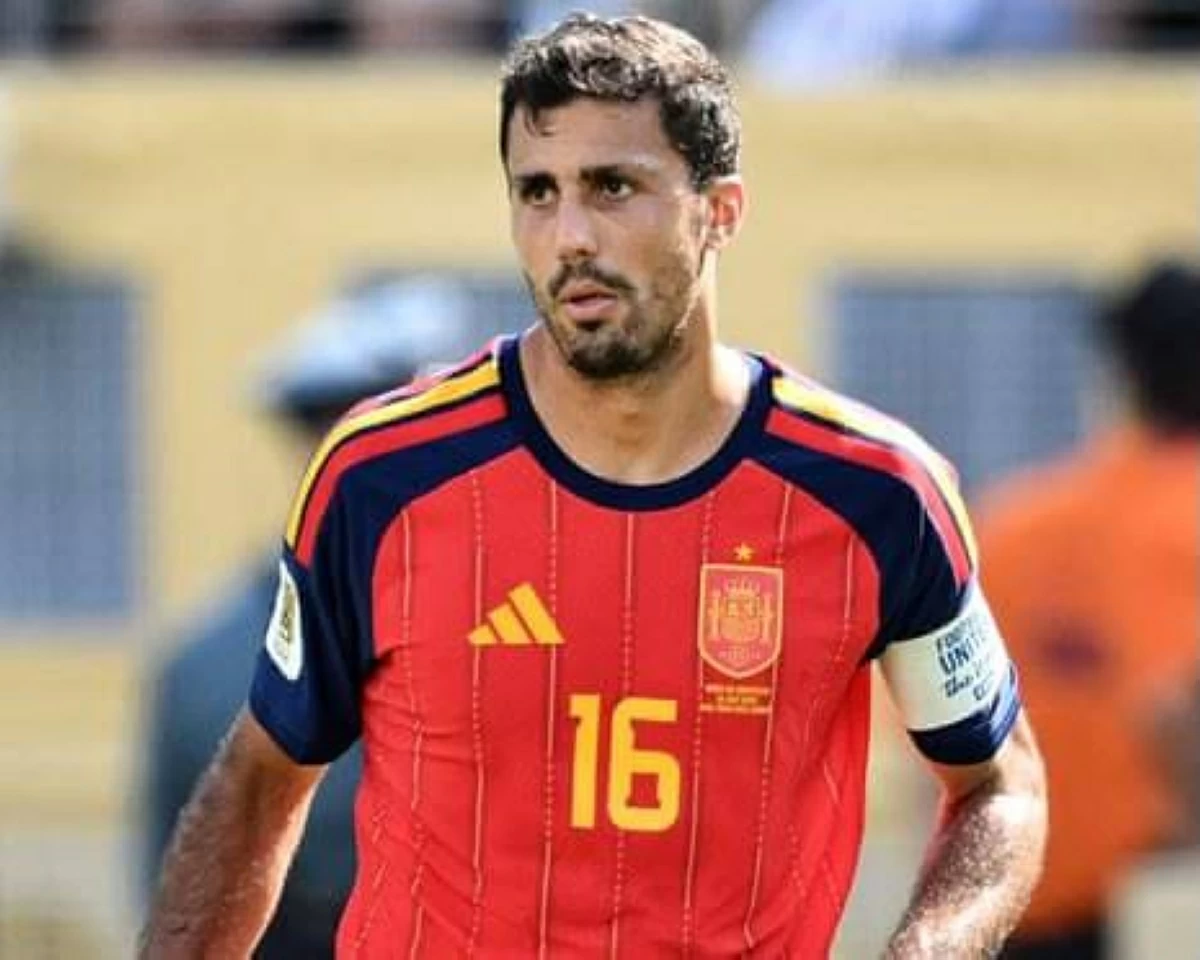 برشلونة يرفع عرضه لضم رودري..هل حدد مانشستر سيتي السعر المطلوب؟
