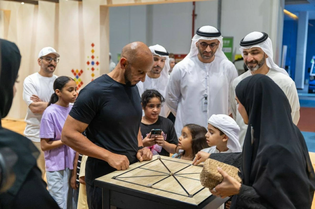 عبدالله بن محمد بن بطي آل حامد يشارك في إحدى ألعاب صيف أبوظبي