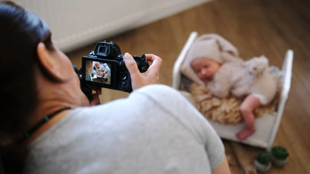 تصوير حديثي الولادة ظاهرة صنعتها وسائل «التواصل»