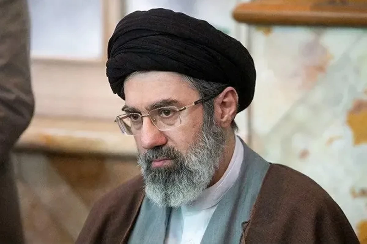 رهان خامنئي على «الحرس القديم» يضع إيران فوق فوهة بركان