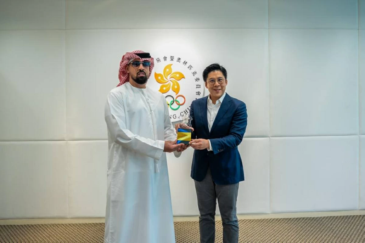 سلطان بن خليفة بن شخبوط مع تيموثي فوك