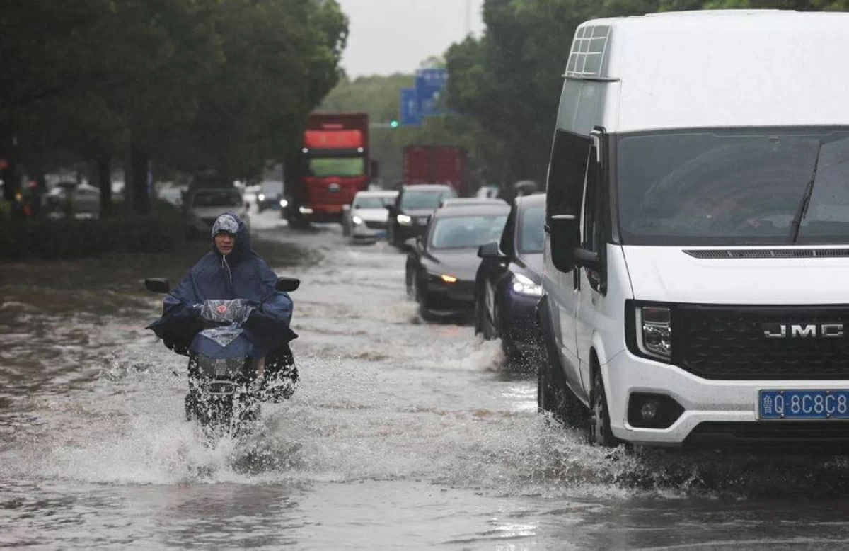 أمطار غزيرة في جنوب غربي الصين تودي بحياة 10.. وتدفع لإجلاء الآلاف