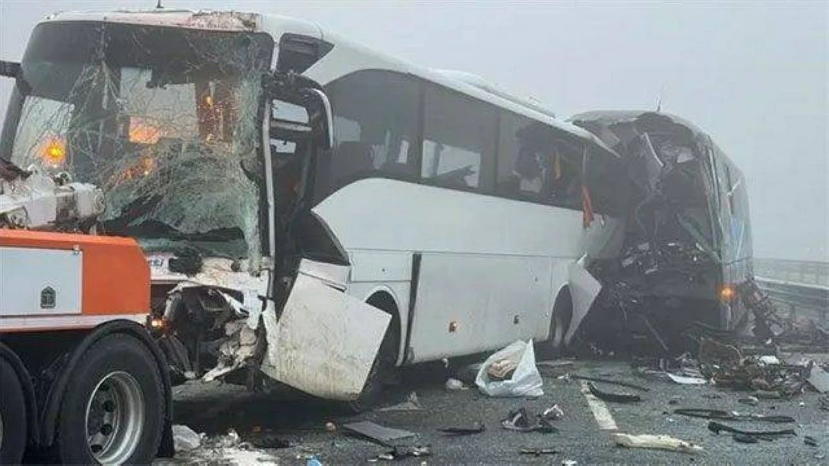 23 قتيلاً بتصادم بين حافلة وشاحنة في البرازيل