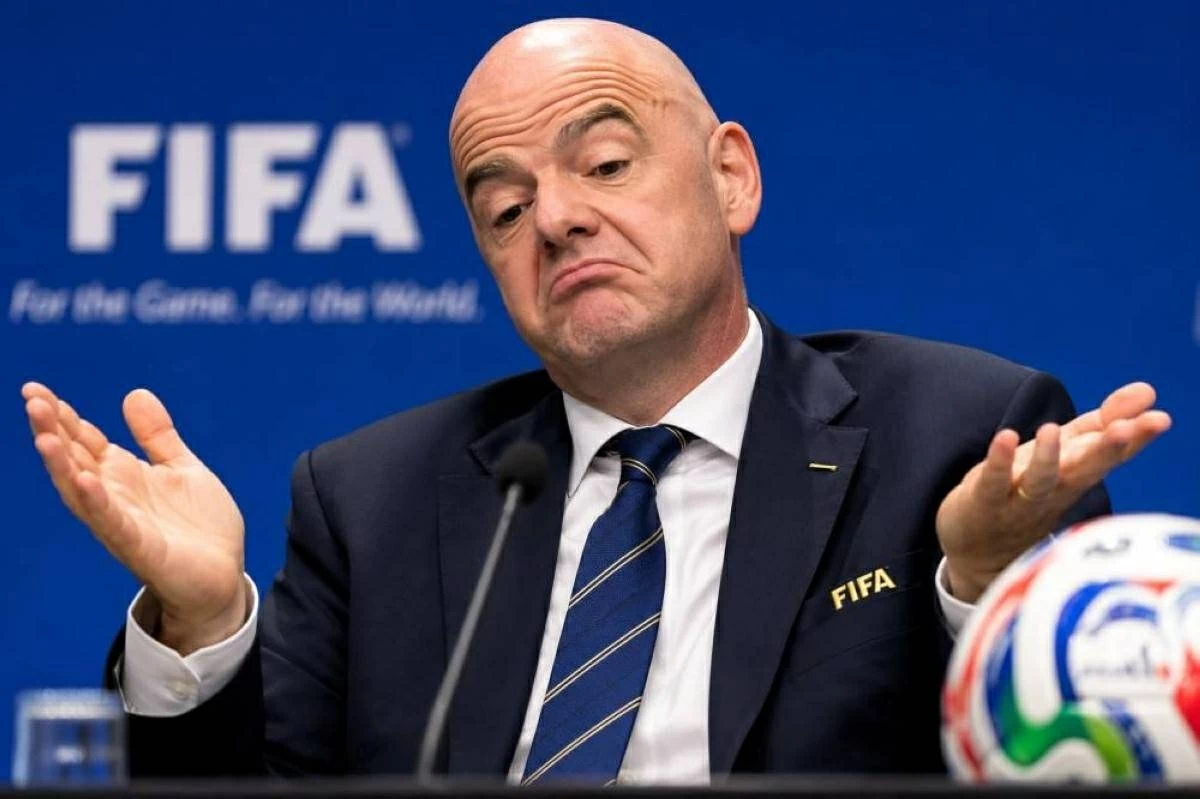 «دمر فيفا».. رئيس رابطة الدوري الإنجليزي يهاجم إنفانتينو