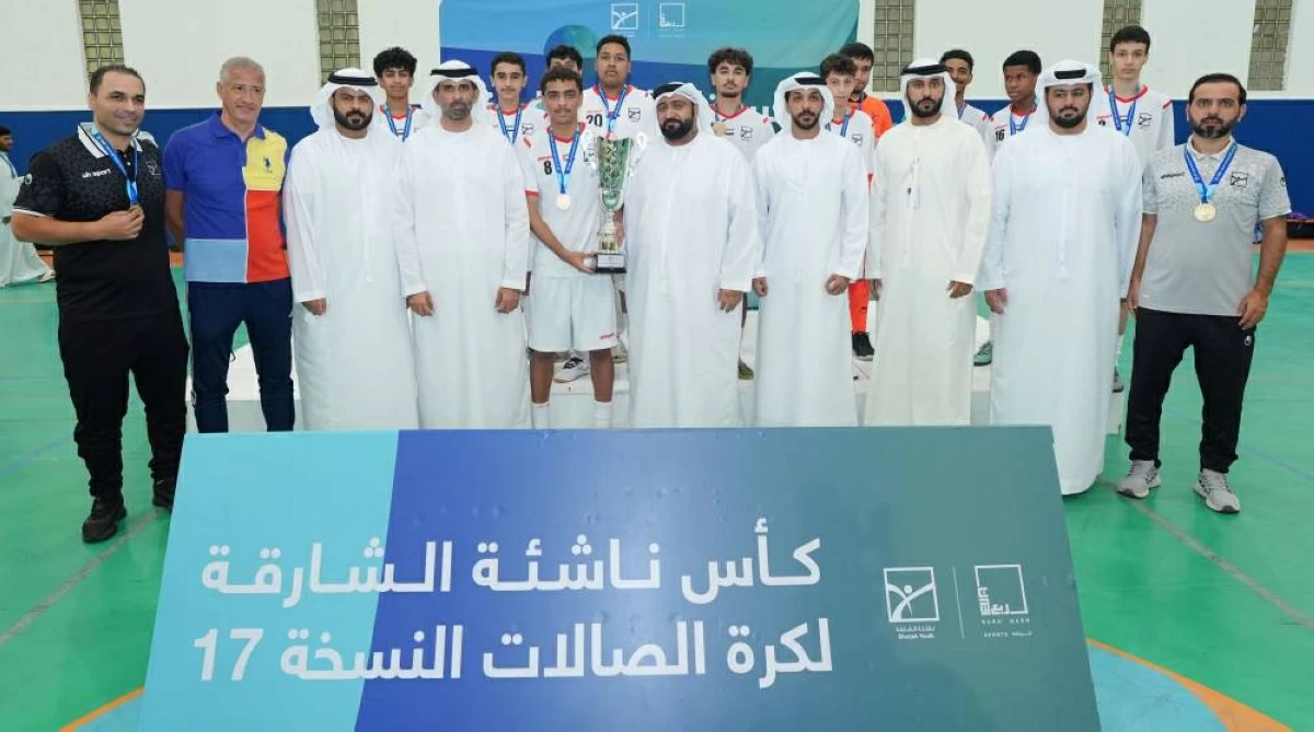 الفريق البطل بعد تتويجه