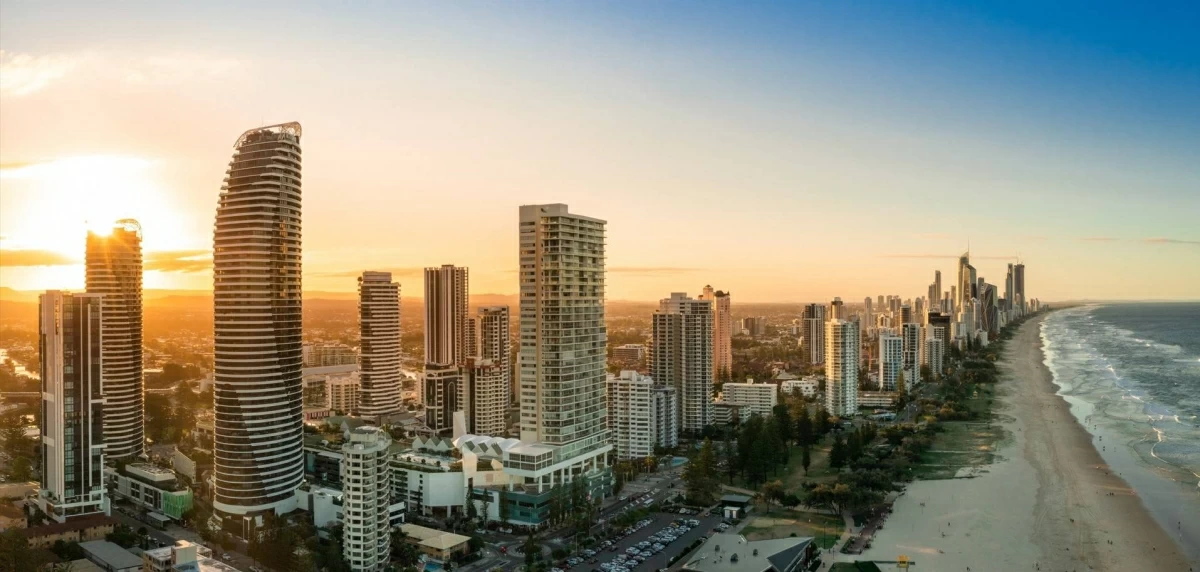 ضاحية برودبيتش بمدينة غولد كوست الساحلية بأستراليا