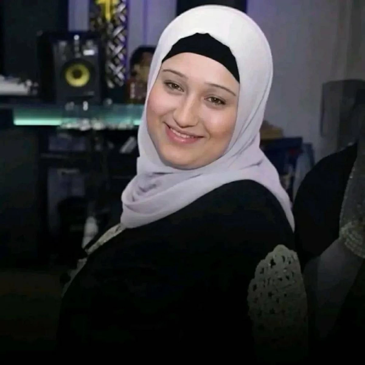 ضربة بعصا شمسية أنهت حياتها.. تفاصيل مقتل سيدة أمام أسرتها بالإسكندرية