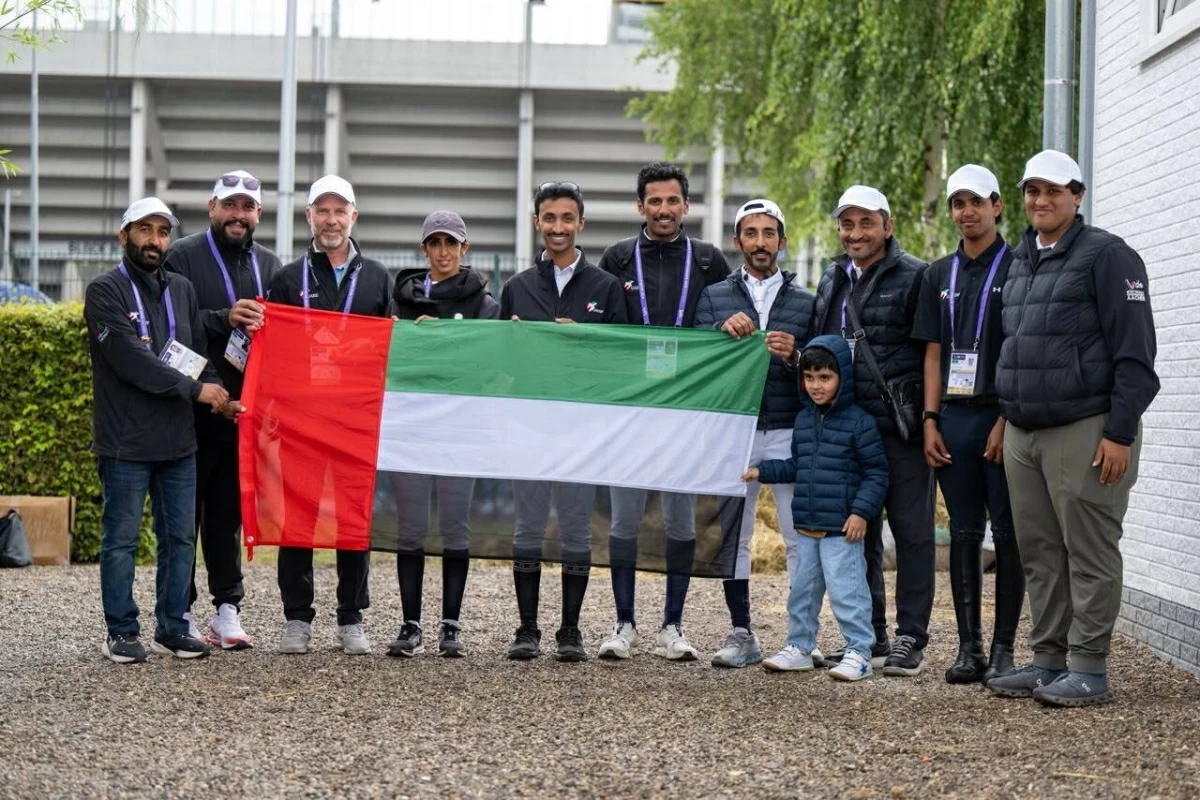 فرسان منتخب الإمارات لقفز الحواجز