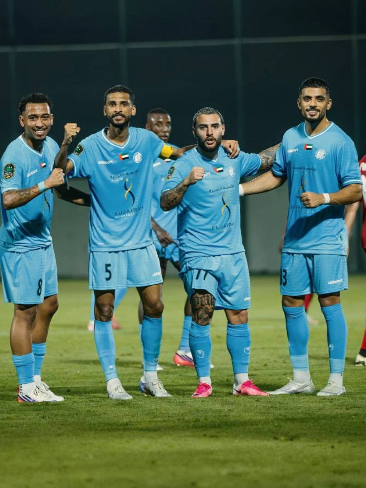 فرحة لاعبي دبا
