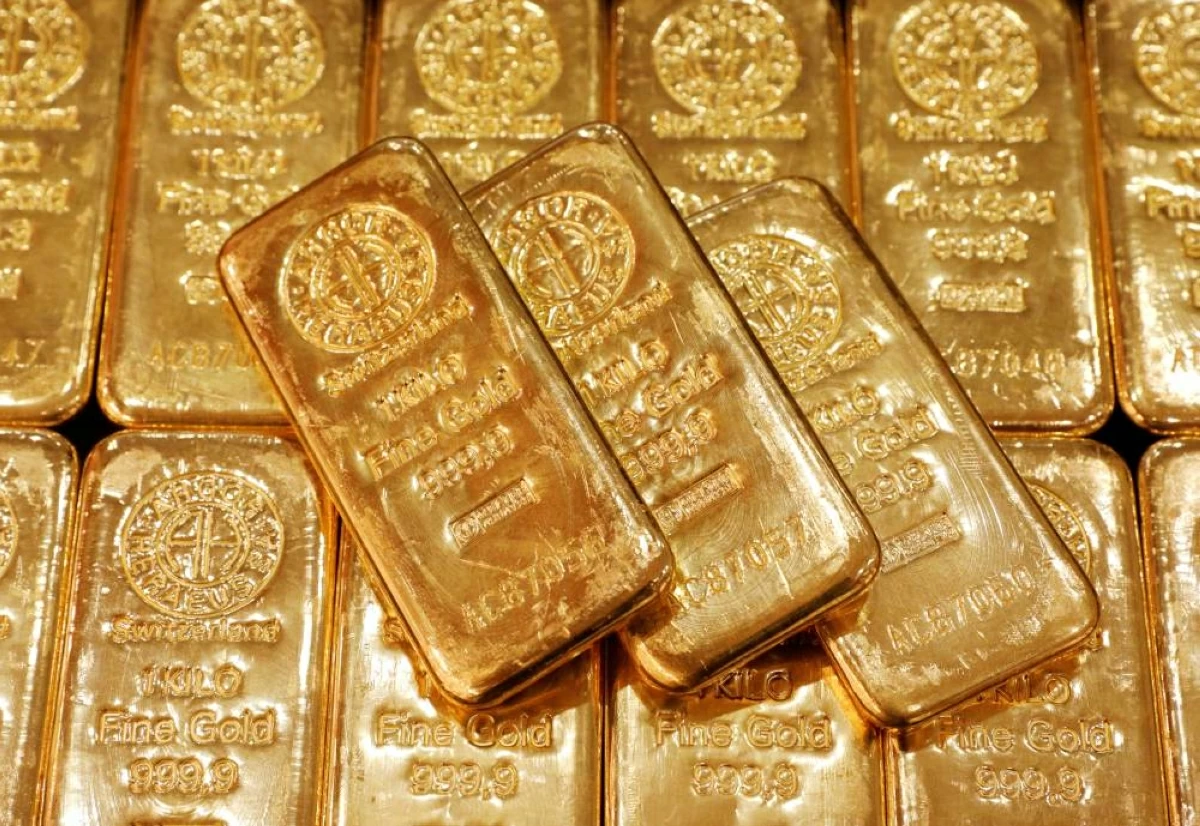 الذهب عند أعلى مستوى في 3 أشهر.. والعقود الآجلة تتجاوز 4700 دولار للأونصة