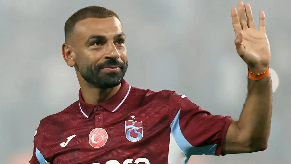 قناة مجانية تنقل مباراة طرابزون الليلة.. محمد صلاح في مواجهة #فيرينكفاروسي 