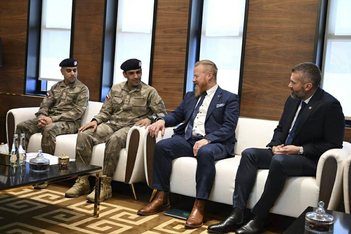 شرطة أبوظبي تناقش تطوير التعاون التدريبي مع نيوزيلندا