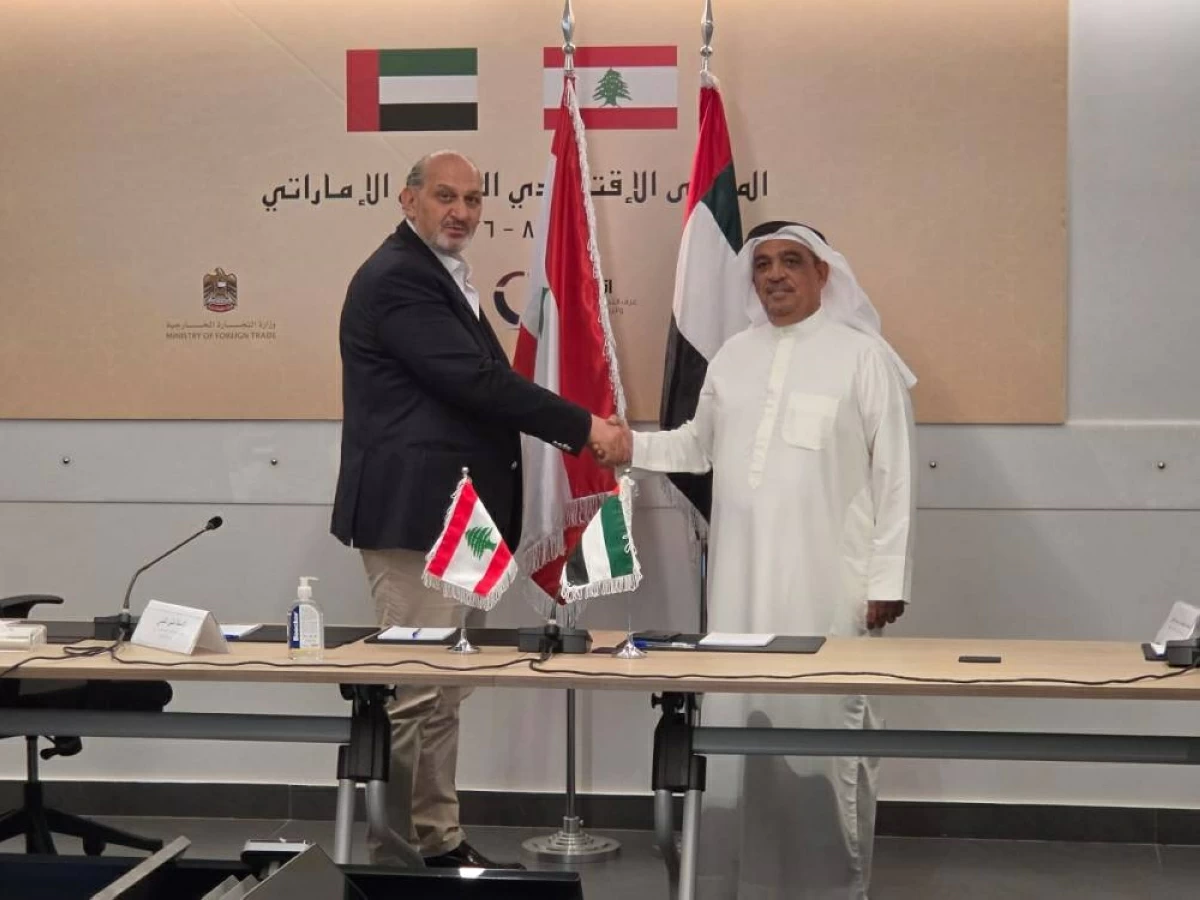 خلال توقيع الاتفاقية
