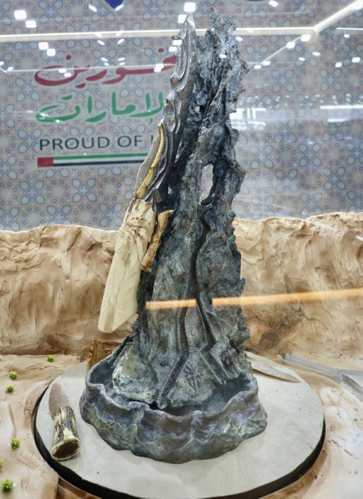 سكين «الفلي».. تستحضر تاريخ العين لـ5000 عام