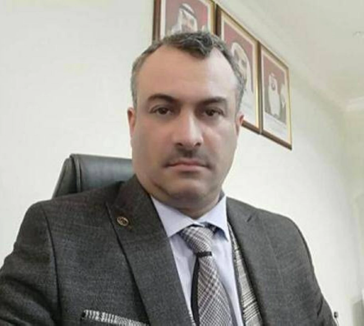 أنس عادل مدير مدرسة خاصة