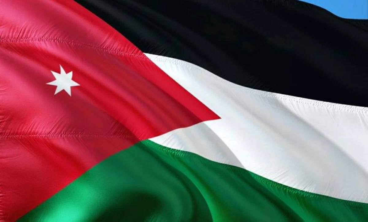 عاجل | الجيش الأردني يعلن اعتراض 8 صواريخ اخترقت المجال الجوي للمملكة #صحيفة_الخليج 