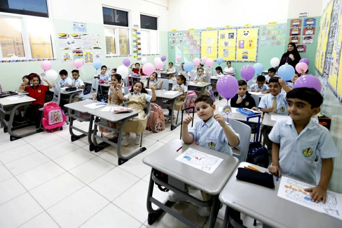 «أهلاً بقادة المستقبل».. مدارس الإمارات تفتح أبوابها لـ1.3 مليون طالب