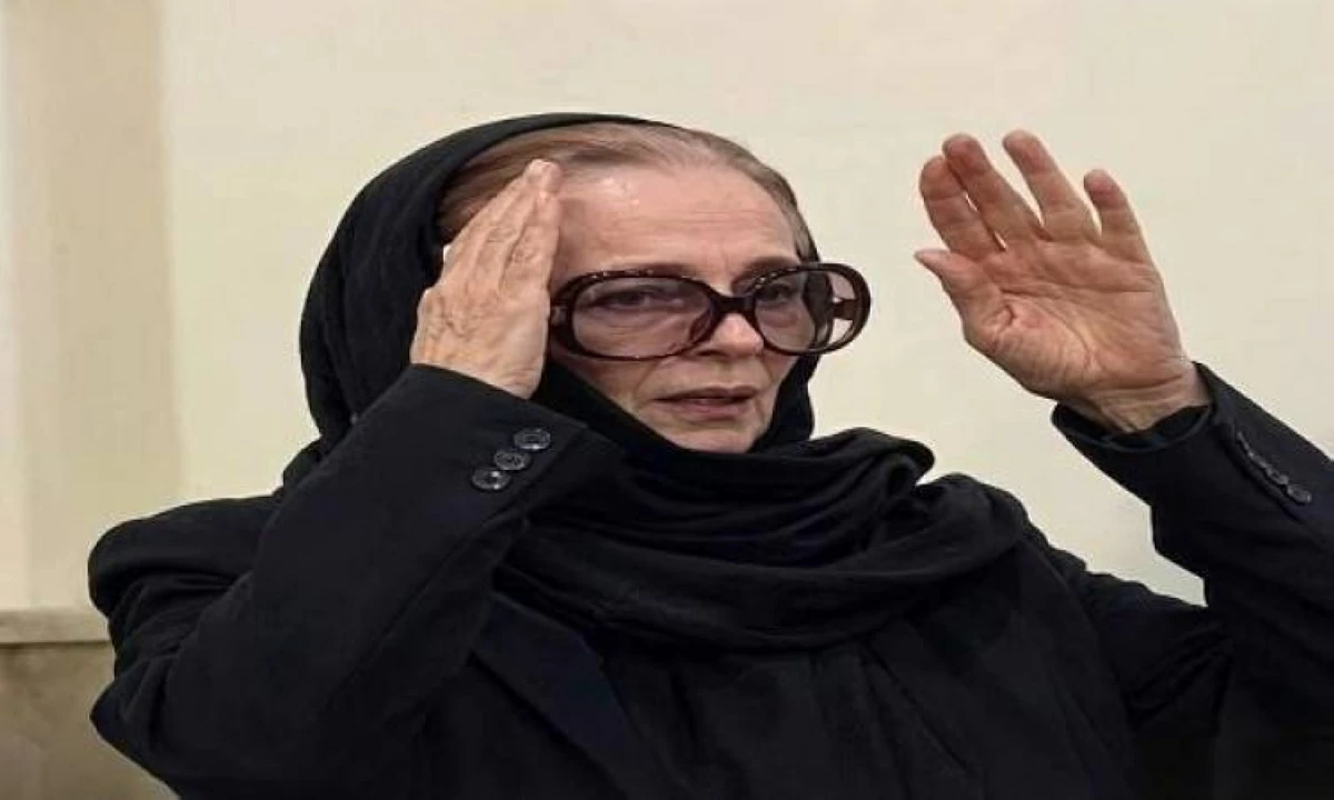نجلاء فتحي تنهار في جنازة ابنتها وسيف أبو النجا يحضر رغم أزمته الصحية #صحيفة_الخليج 