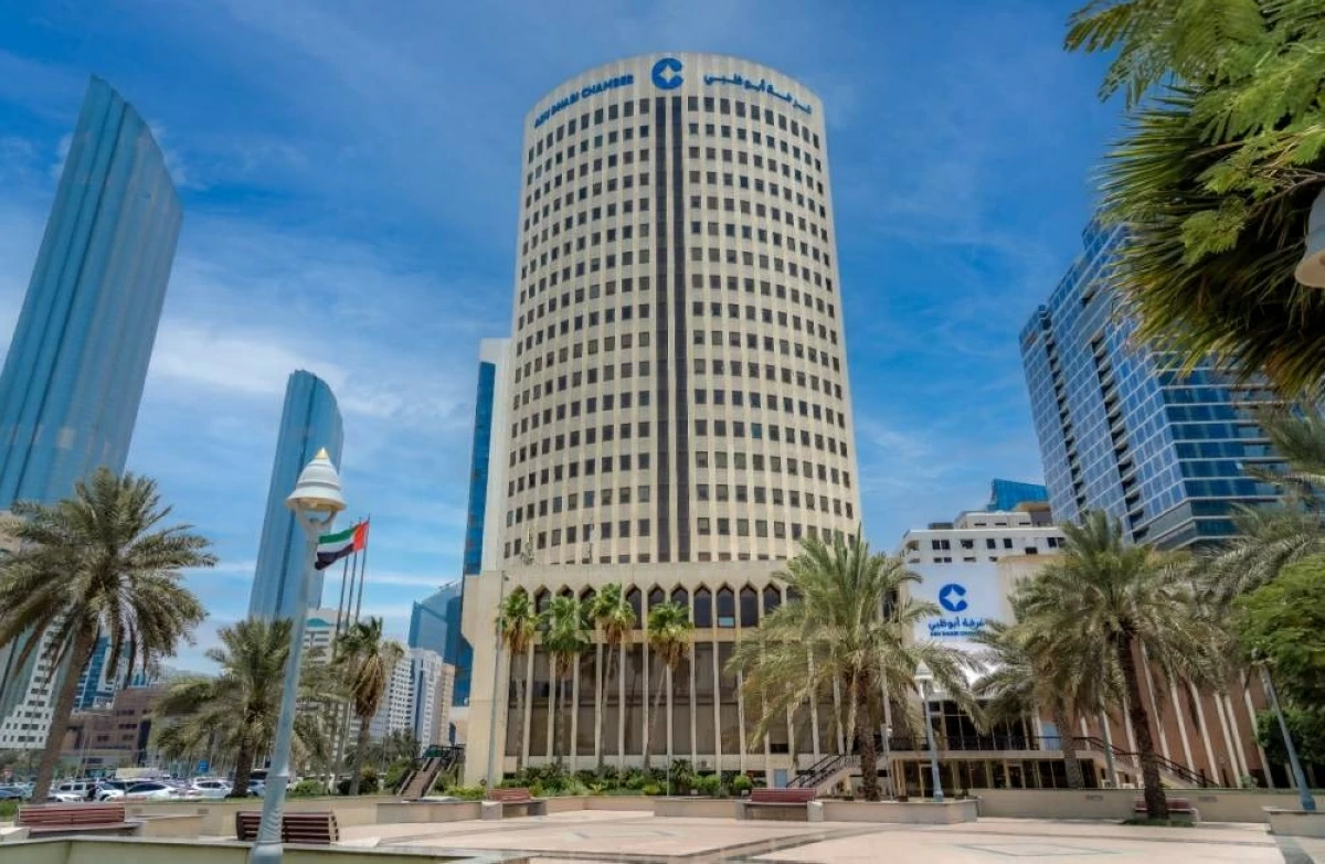 لجنة مراجعة التشريعات بغرفة أبوظبي تناقش 40 «إحالة» خلال النصف الأول