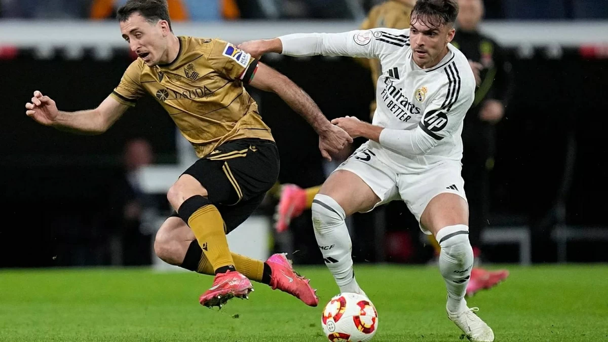 أسينسيو خلال مباراة مع ريال مدريد