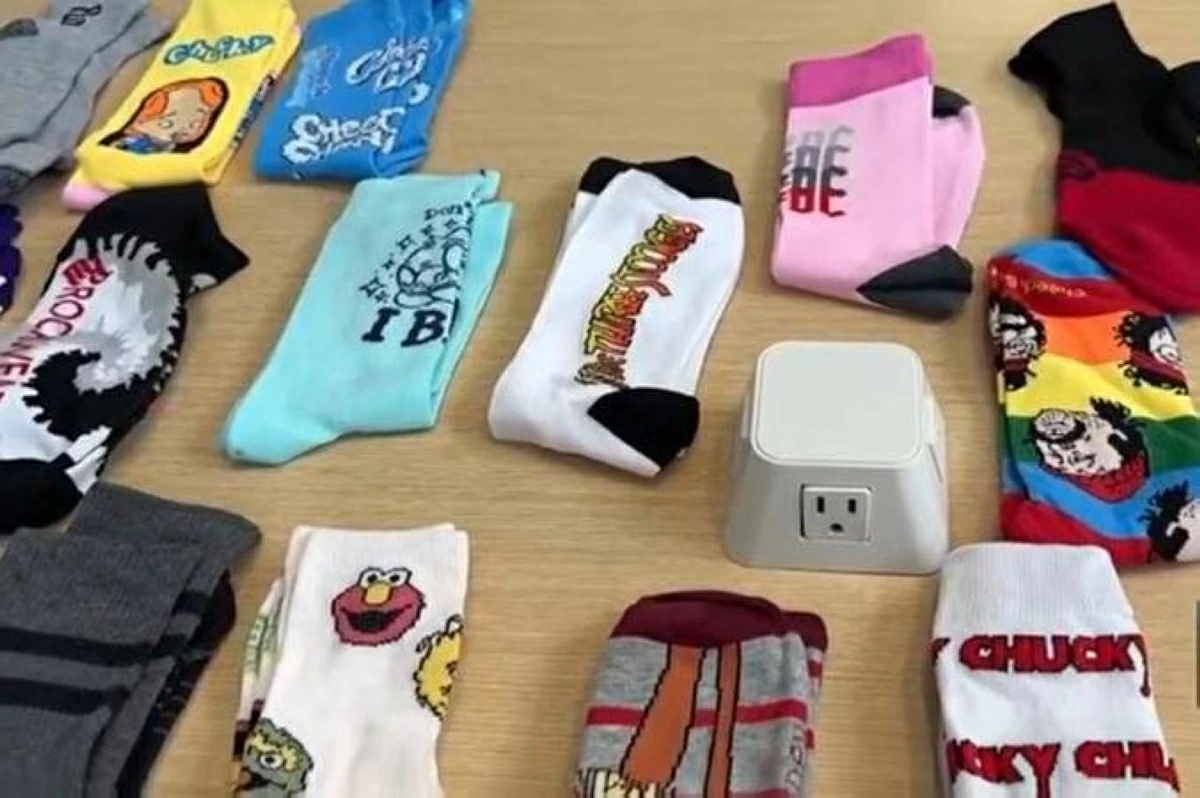 أمريكي يمتلك 2000 جورب ويطمح دخول «غينيس»