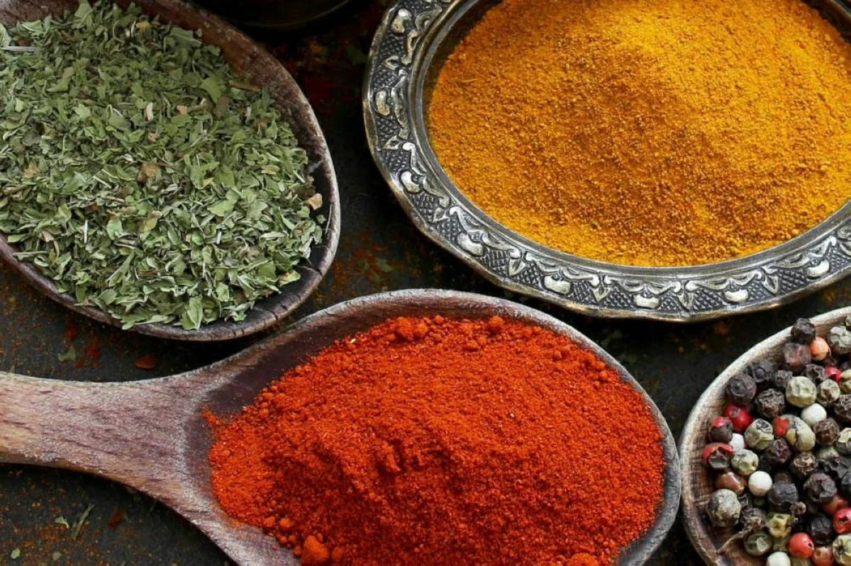 10 توابل تساعد على مكافحة الالتهابات طبيعياً.. تعرف إلى فوائدها #صحيفة_الخليج 