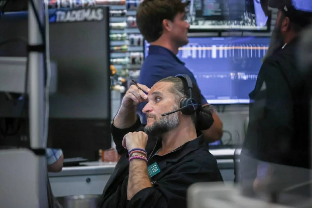 انخفاض أسعار السندات يدفع تكاليف الاقتراض إلى مستويات تاريخية
