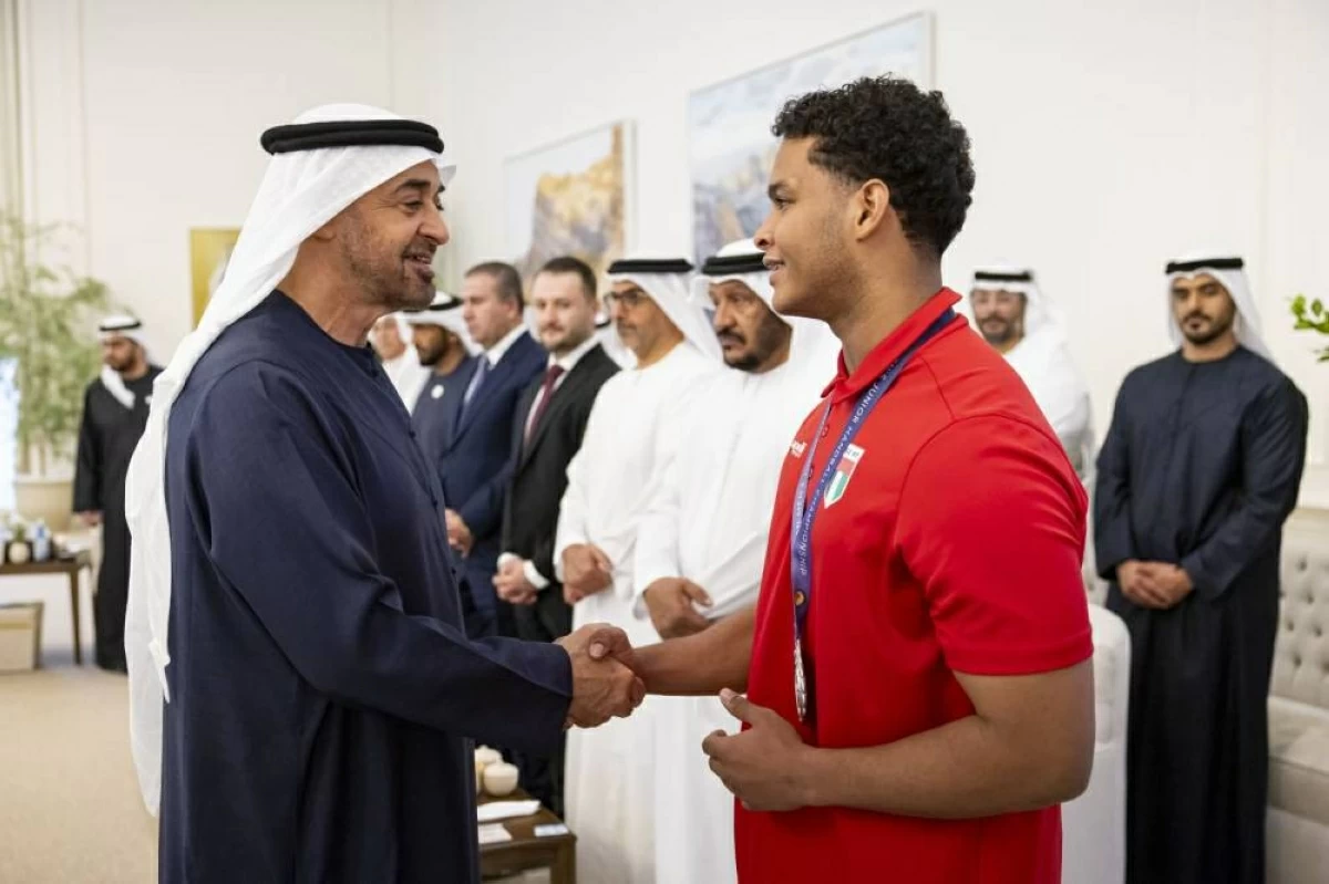 محمد بن زايد مهنئاً «شباب اليد»: تأهلكم إلى كأس العالم يبعث على الفخر (فيديو)
