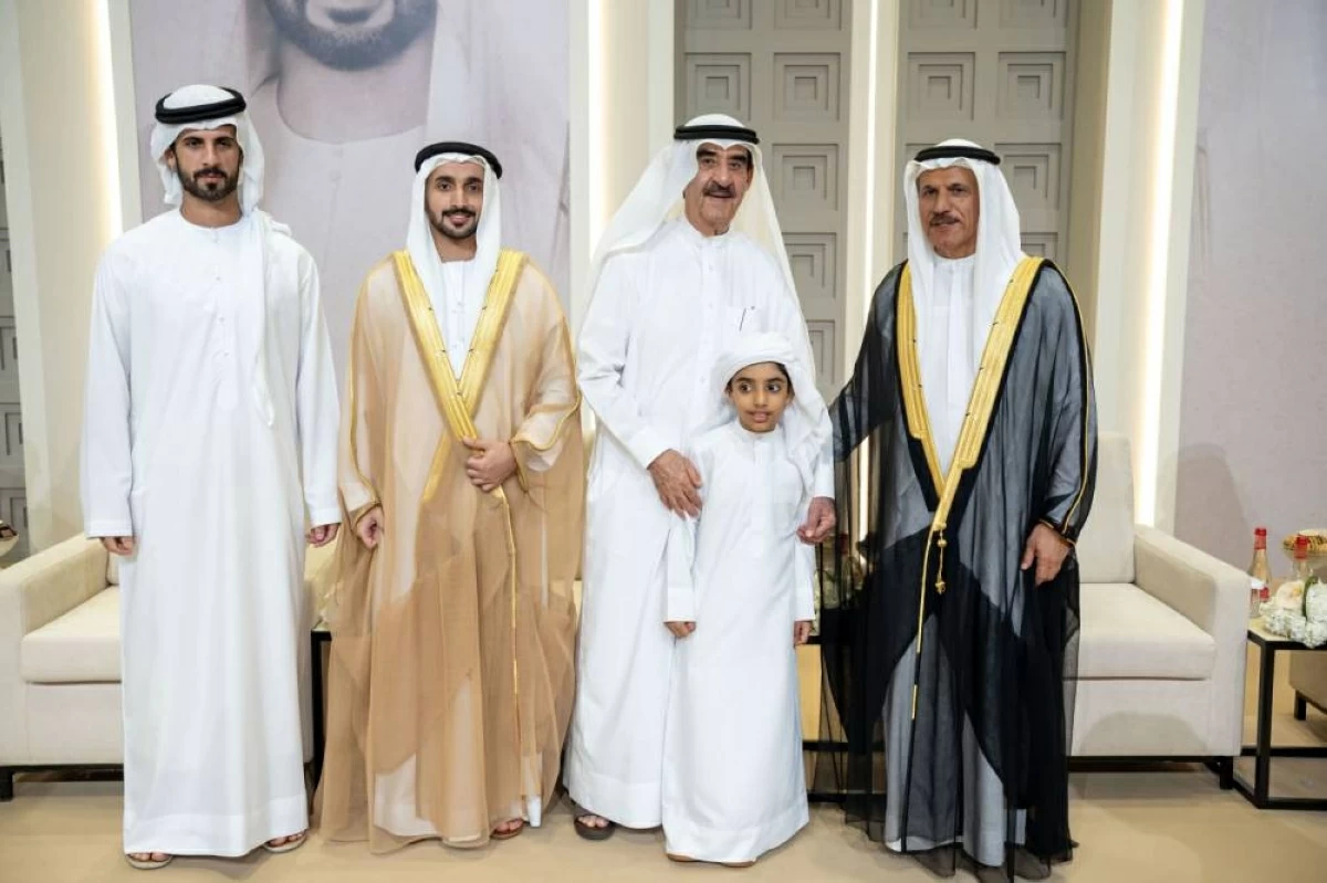 محمد بن راشد ومنصور بن زايد والمعلا يحضرون أفراح المنصوري والغرير