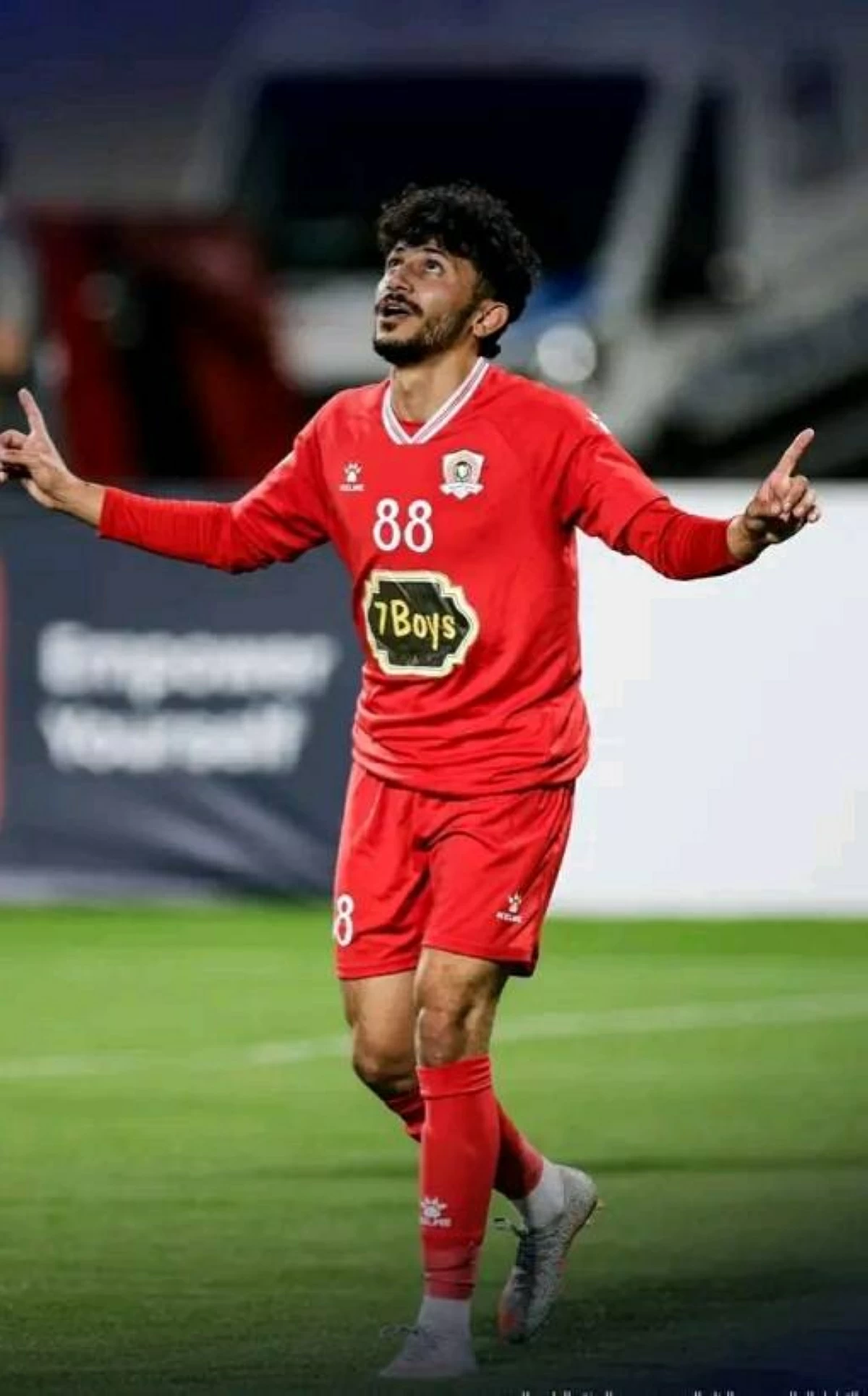 الصورة الرئيسية لمقال: أحمد الحراحشة.. من دكة البدلاء إلى أول «هاتريك» في الدوري الأردني