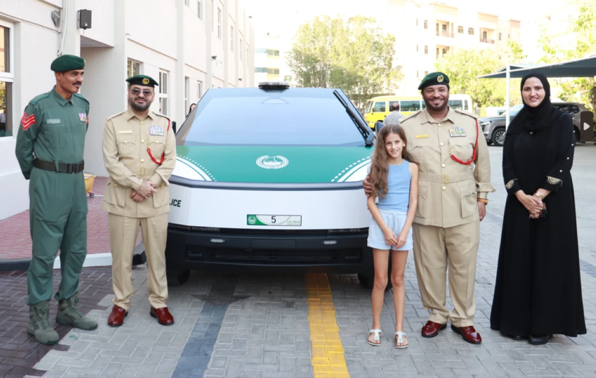 مديرو مراكز الشرطة يزورون مدارس دبي