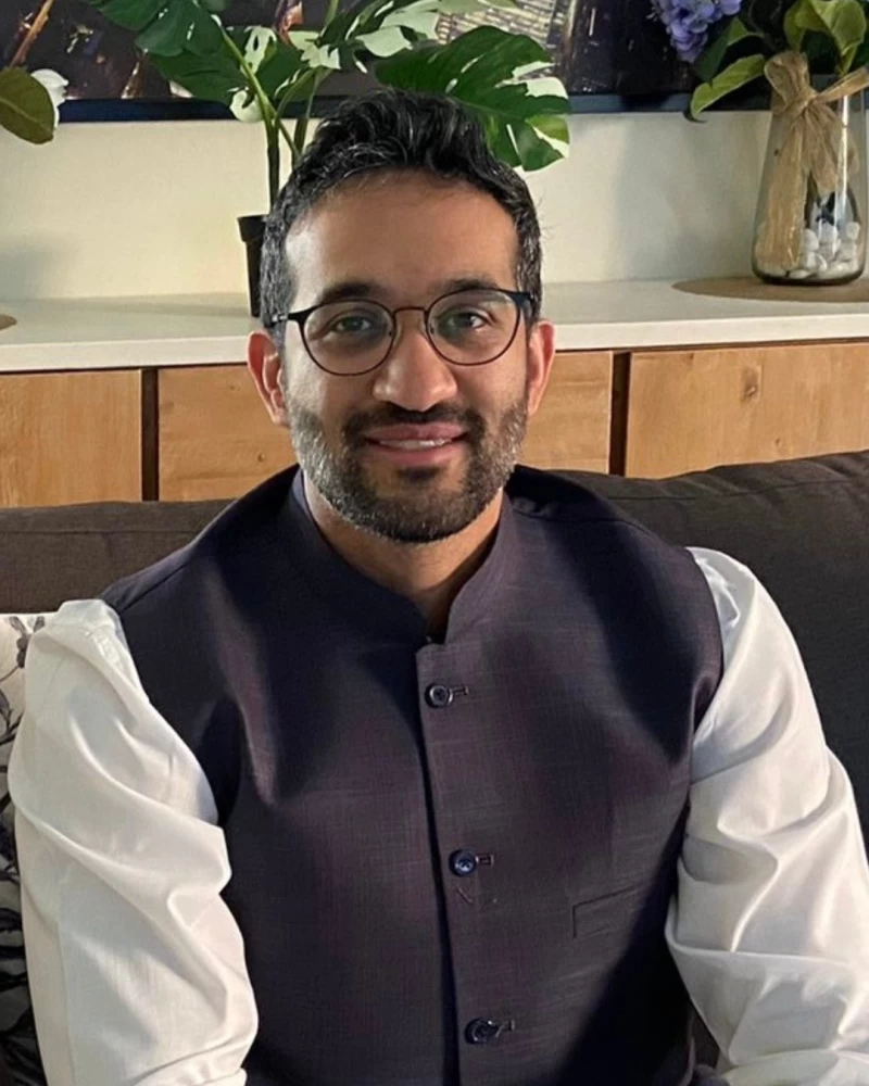 أحمد إقبال