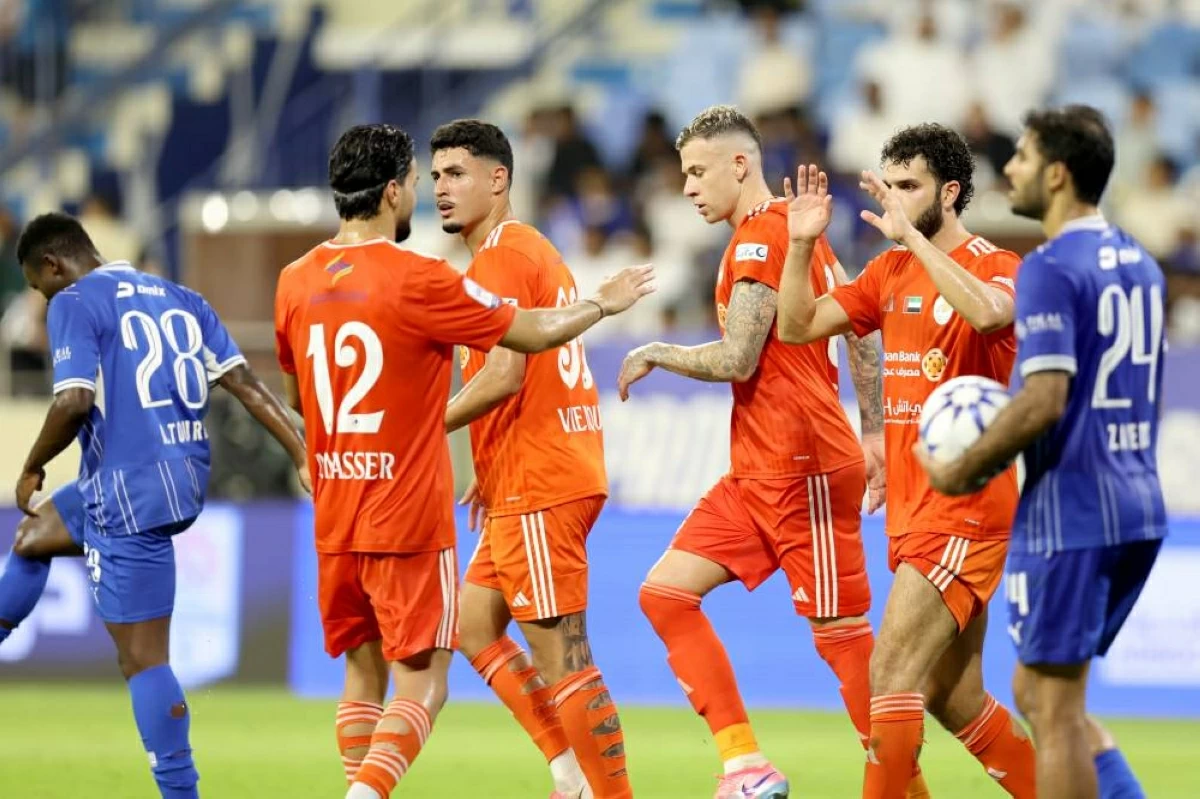 فرحة لاعبي عجمان بالفوز على النصر
