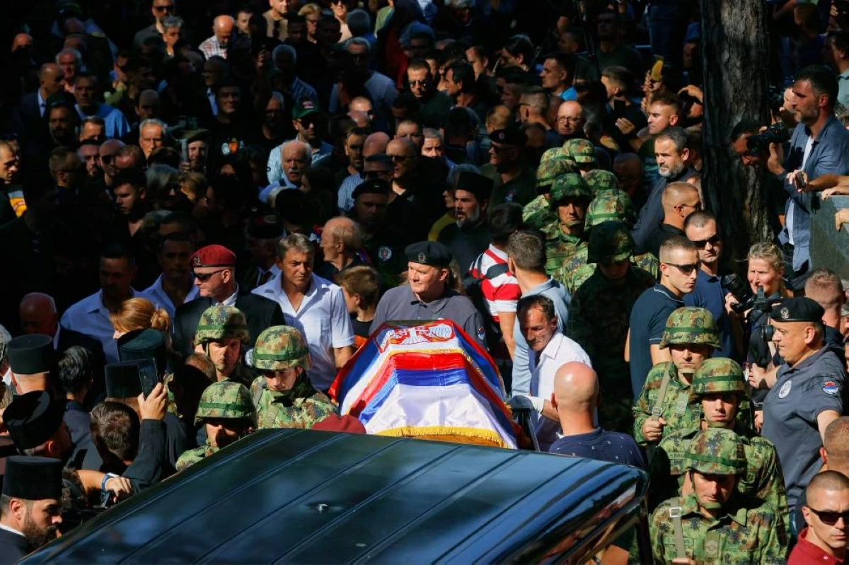 فون دير لاين تنتقد الحشود في جنازة ملاديتش المدان بجرائم حرب