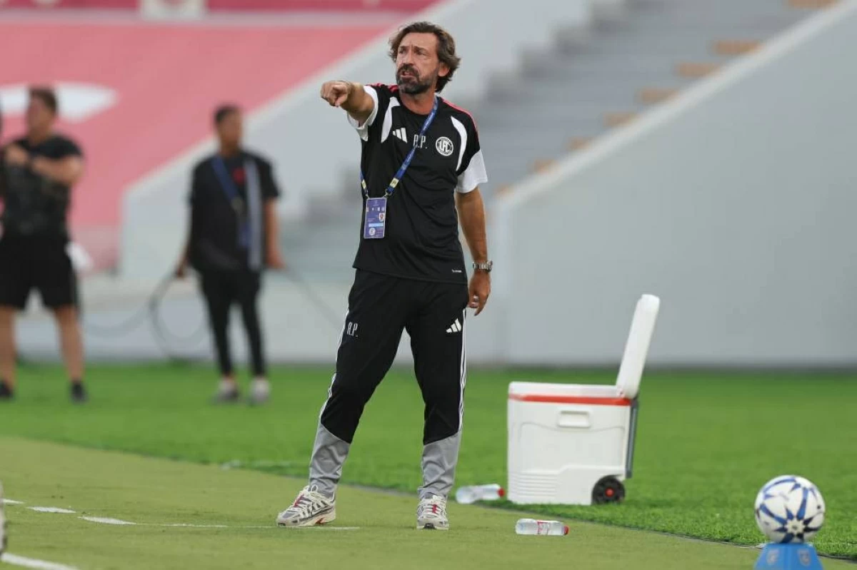 بيرلو مدرب يونايتد( تصوير: هيثم الخاتم)