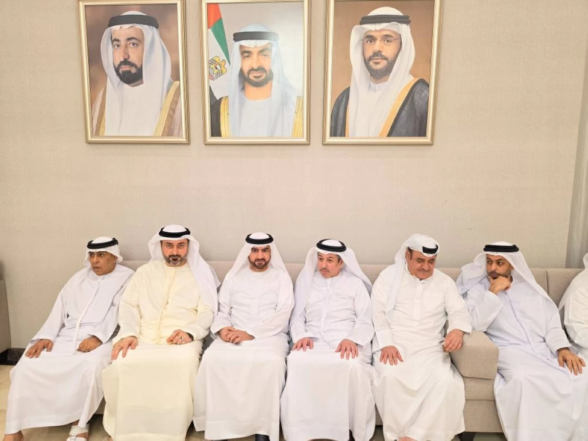 نائب حاكم الشارقة يعزي  آل الزرعوني والهاجري