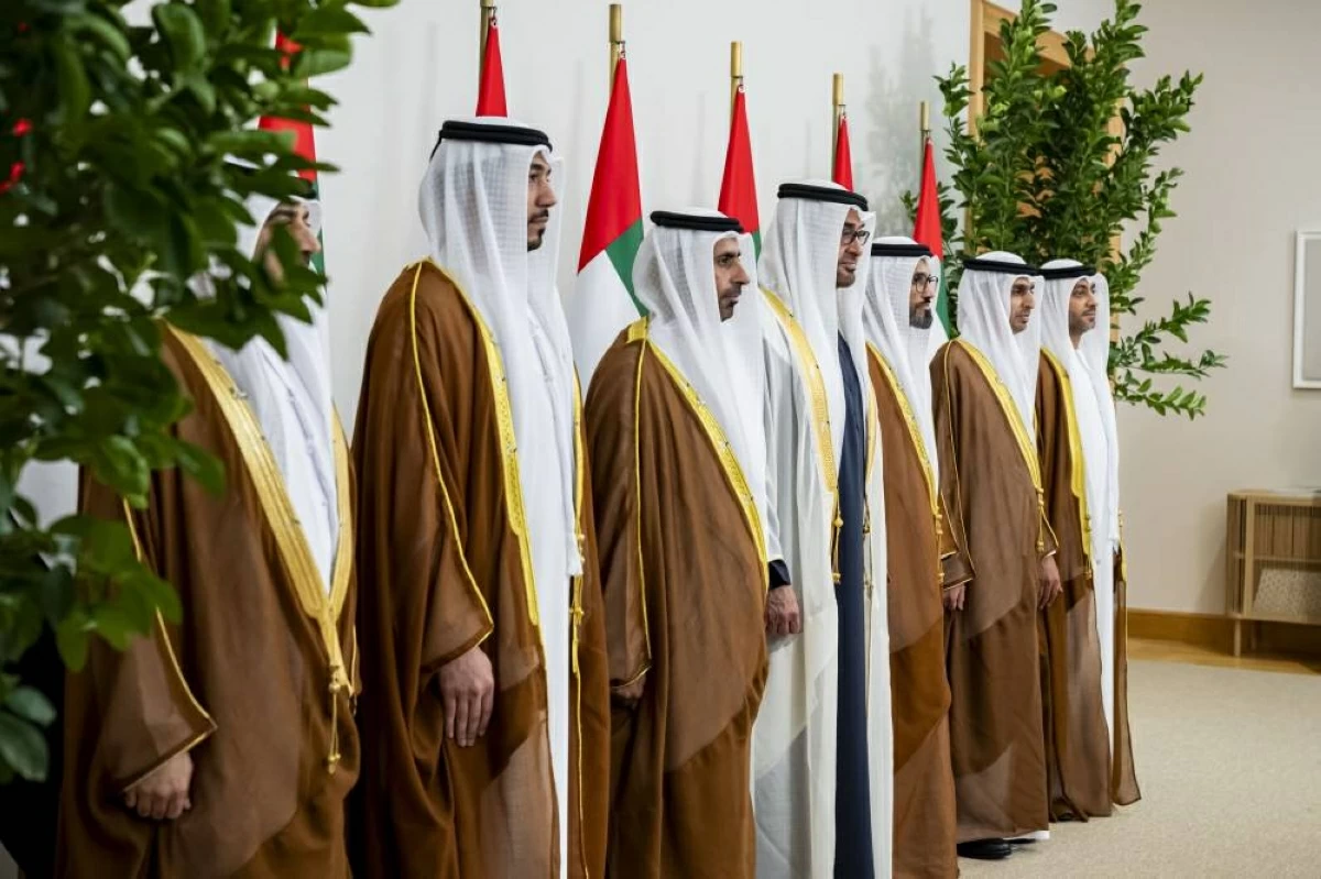محمد بن زايد لسفراء الإمارات الجدد: نهجنا بناء شراكات مع العالم